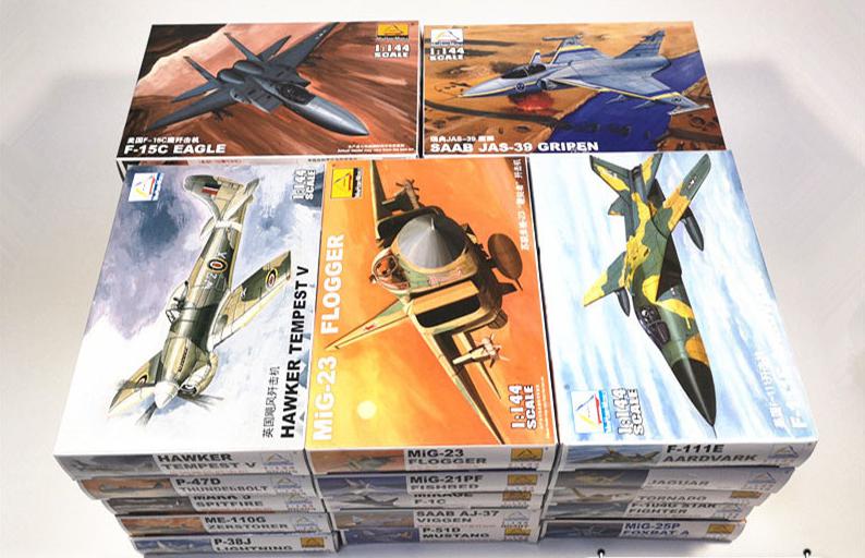 25 個 1/144 プラスチック組み立て戦闘機軍事組み立て - Model Kit Revell のレビューと価格